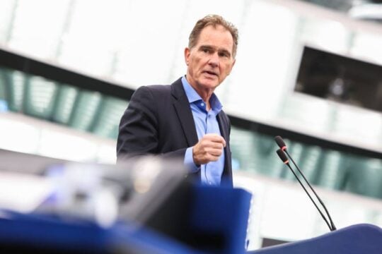 Ευρωκοινοβούλιο: Σκληρή γλώσσα Ν. Παπανδρέου κατά της Ακροδεξιάς για το ψηφιακό ευρώ