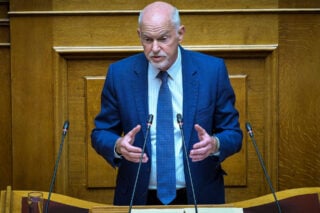 Γιώργος Παπανδρέου: Η ξεχωριστή έκκλησή του από την Ολομέλεια – «Να γράψουμε μαζί το Σύνταγμα των παιδιών μας»