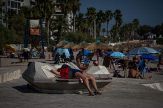 Απόβαση των Αθηναίων στις παραλίες της Αττικής – Πώς θα είναι ο καιρός την Κυριακή [βίντεο]