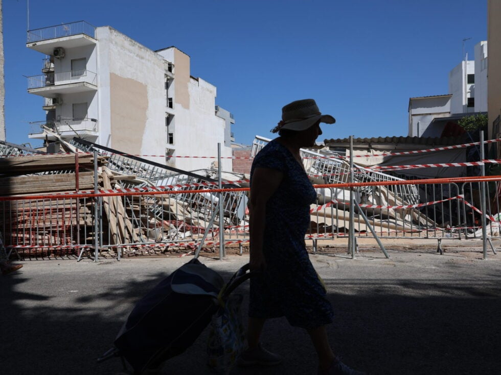 Κατάρρευση πολυκατοικίας στα Πετράλωνα: Αποκαλυπτικά SMS μεταξύ των μηχανικών – «Θα χρειαστεί μάλλον ακόμη ένα ντουλάπι»