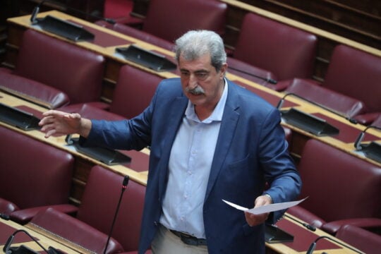 Πολάκης για το πρωτοσέλιδο της «Εφ.Συν.»: Το παρακράτος που έστησε ο Μητσοτάκης επιδότησε 250.000 ανύπαρκτα μοσχάρια