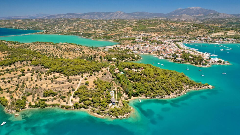 Η κωμόπολη της Αργολίδας που έχει γίνει παγκόσμιος προορισμός «ήσυχης» πολυτέλειας