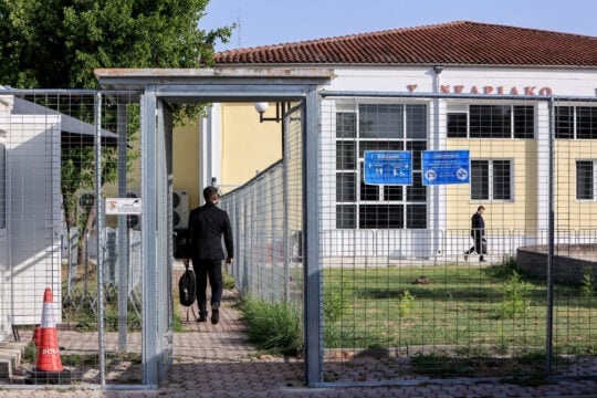 Τέμπη: «Είναι δογματικώς εσφαλμένη η πρόταση της εισαγγελέως», λένε οι συνήγοροι των κατηγορούμενων