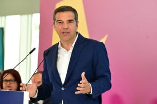 Η έκπληξη στον Αλέξη Τσίπρα για τα γενέθλιά του [βίντεο]