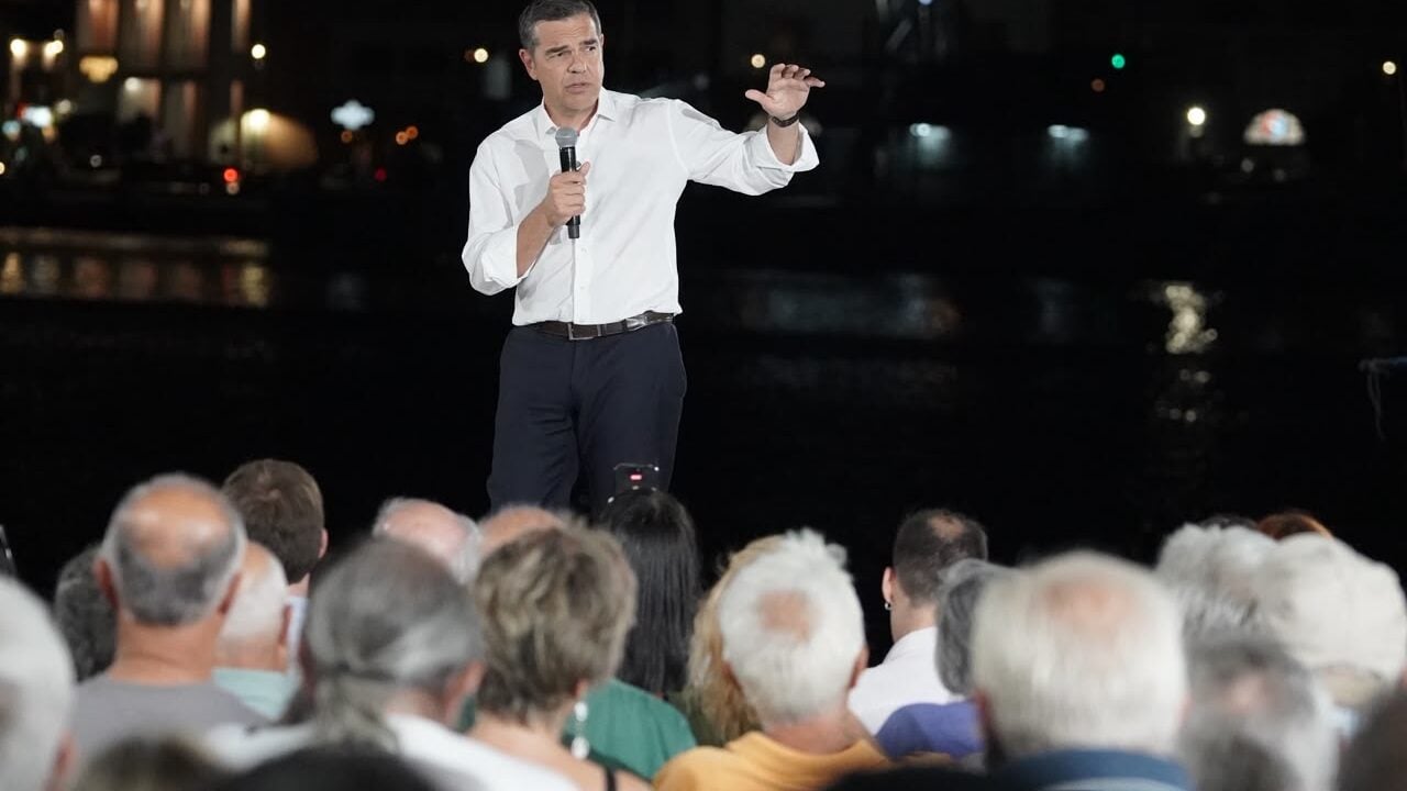 Τσίπρας από τη Λέσβο: «Ποτέ άλλοτε δεν ήταν τόσο εκτεταμένη η διαφθορά» – Τρία τα μεγάλα βάρη της χώρας