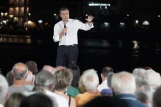 Τσίπρας από τη Λέσβο: «Ποτέ άλλοτε δεν ήταν τόσο εκτεταμένη η διαφθορά» – Τρία τα μεγάλα βάρη της χώρας