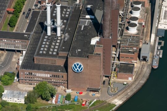 Η Volkswagen ζητά από την Ε.Ε. την άμεση επιβολή επιπλέον δασμών στα κινεζικά plug-in υβριδικά οχήματα