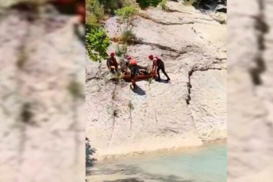 Τραγωδία στη Βόνιτσα: Νεκρός 40χρονος στο φαράγγι Τρύφου, πώς απεγκλωβίστηκε σώος ο 39χρονος φίλος του [βίντεο]