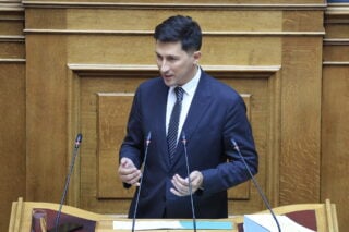 ΠΑΣΟΚ: Ψήφισε τη ρύθμιση για τα βαρέα και ανθυγιεινά, παρά το ότι είναι αποσπασματική – «Η ΝΔ σπέρνει fake news»