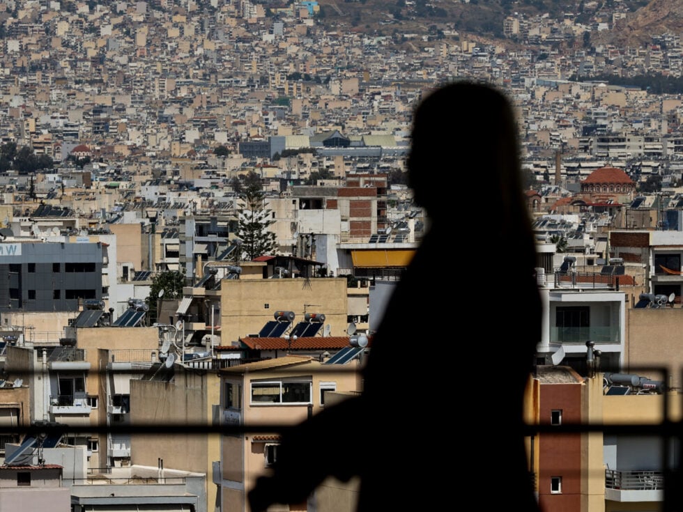 Νέοι κανόνες στις πολυκατοικίες: Τι αλλάζει για οροφοδιαμερίσματα και απλήρωτα κοινόχρηστα