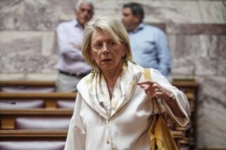 Ακρίτα για τον 20χρονο στο Άργος: «Ας ενημερώσει κάποιος τον Αθερίδη που αποθεώνει το θεάρεστο έργο του Χρυσοχοΐδη»