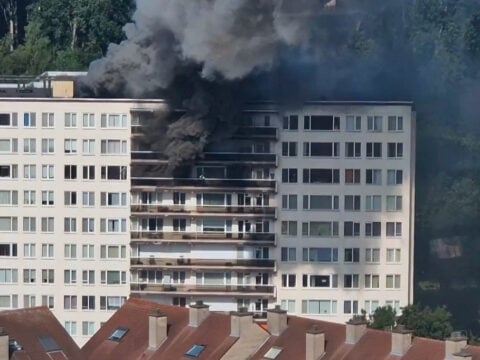 Αμβέρσα: Από «τεχνική βλάβη» η πυρκαγιά στην πολυκατοικία – Σοκάρουν οι μαρτυρίες των ενοίκων