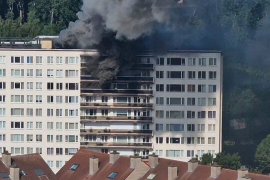 Αμβέρσα: Από «τεχνική βλάβη» η πυρκαγιά στην πολυκατοικία – Σοκάρουν οι μαρτυρίες των ενοίκων