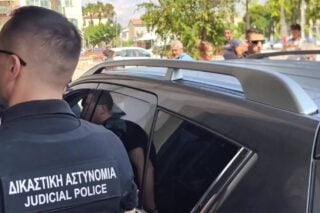 Άργος: Στα δικαστήρια Ναυπλίου οι δύο αστυνομικοί για τον πυροβολισμό του 20χρονου [βίντεο]