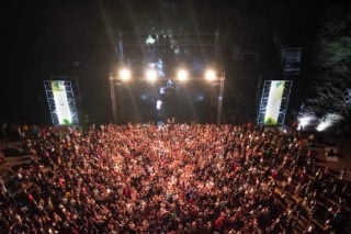 Amvrakia Music Festival: Μουσική, γέλιο και κάμπινγκ μέσα στη φύση – Τι είπε ο διοργανωτής του φεστιβάλ στην «Εφ.Συν.»