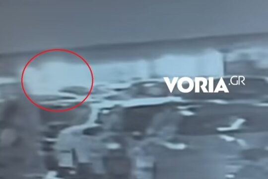 Εμπρηστική επίθεση στο σπίτι της Αφροδίτης Νέστορα, που είχε ως αποτέλεσμα τον θάνατο της μητέρας της, Βάγιας / voria.gr