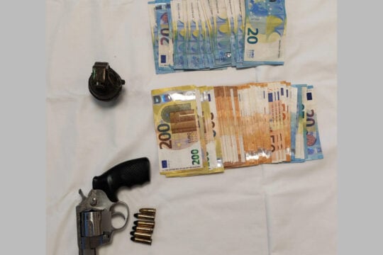 Πώς σχεδίαζαν το χτύπημα με χειροβομβίδα στο σπίτι του Ντογιάκου – Έγκλειστος στις φυλακές ο εγκέφαλος [εικόνες]