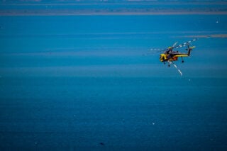 Φωτιά στην Πάρο – Επιχειρούν τρία εναέρια μέσα
