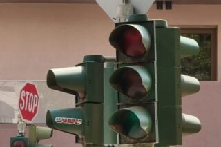 Συνεχίζεται το μπλακ άουτ στην Αττική – Ποιες περιοχές παραμένουν χωρίς ρεύμα