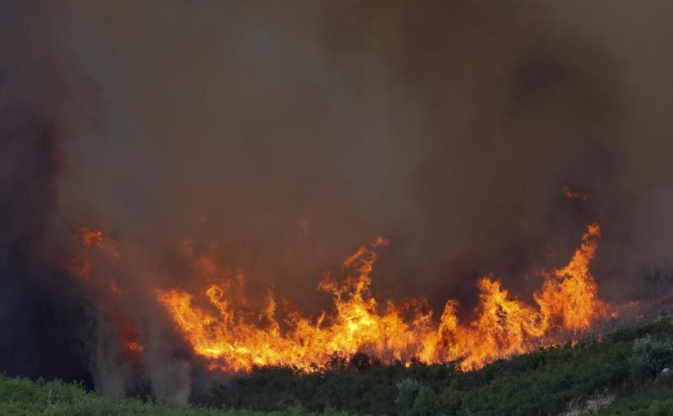 Πυρκαγιά στον Ασπρόπυργο – Ήχησε το 112