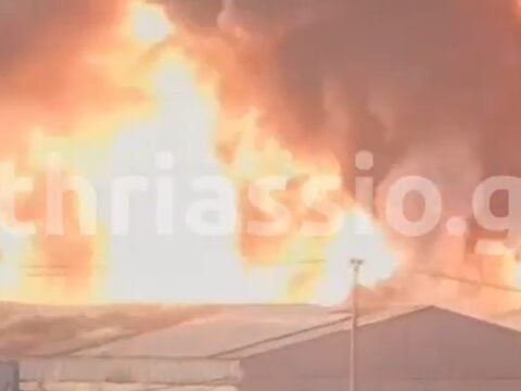 Η στιγμή της έκρηξης από τη φωτιά στον Ασπρόπυργο / thriassio.gr