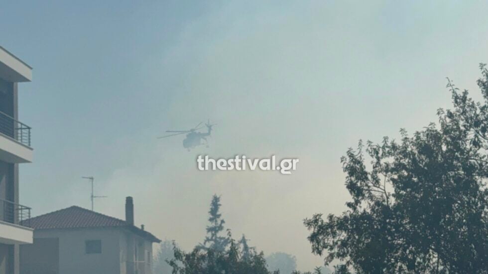 Φωτιά στην Πυλαία Θεσσαλονίκης: Εκκενώνεται μέρος της περιοχής – Επιχειρούν 7 εναέρια μέσα [εικόνες – βίντεο]