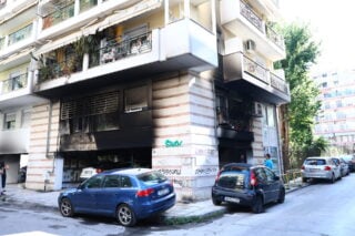 Η αντιπολίτευση καταδικάζει τις επιθέσεις με γκαζάκια σε στελέχη της ΝΔ