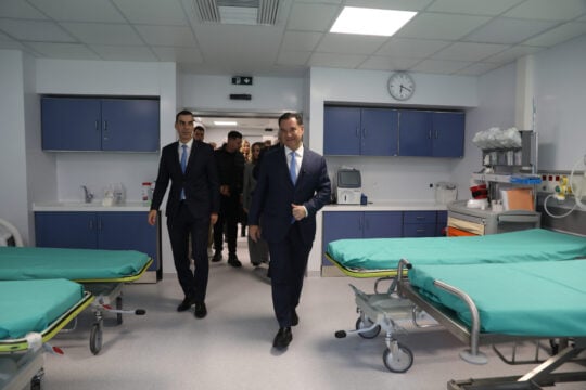 Ο Κώστας Αρβανίτης γράφει στην efsyn.gr: Το φιάσκο των απογευματινών χειρουργείων