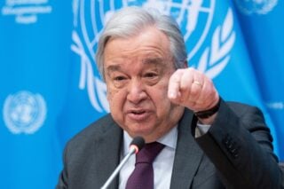 Πρωτοβουλία σε διαλυμένο τοπίο