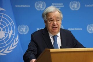 Politico για Κυπριακό: Στη Λευκωσία τα βλέμματα λόγω της επίσκεψης Γκουτέρες – Η αμφιλεγόμενη πρόταση «βοσνιακού τύπου»