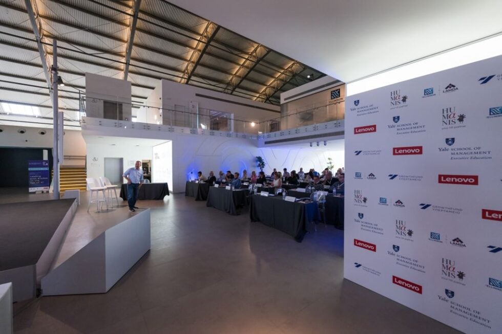 Η Lenovo τεχνολογικός partner του προγράμματος “Leading with Wisdom in the Age of AI”