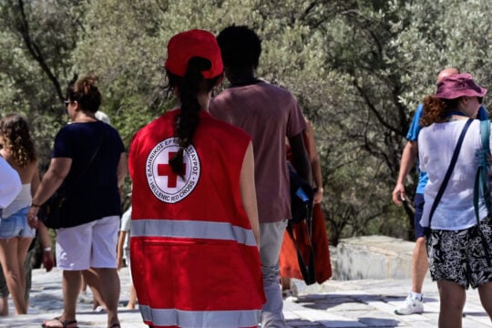 Μέτρα για τους εργαζόμενους λόγω καύσωνα: Παύση υπαίθριων εργασιών την Τετάρτη σε Αττική και τρεις περιφέρειες