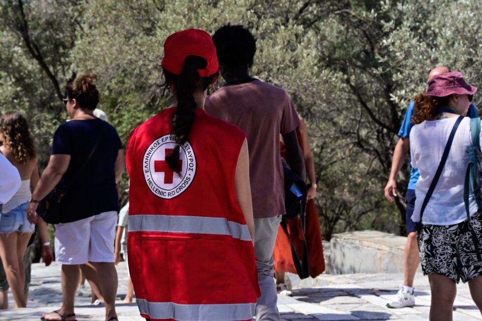 Μέτρα για τους εργαζόμενους λόγω καύσωνα: Παύση υπαίθριων εργασιών την Τετάρτη σε Αττική και τρεις περιφέρειες