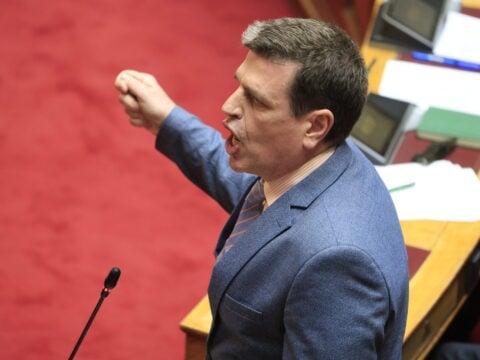 Επίθεση Καιρίδη σε ΠΑΣΟΚ και ΣΥΡΙΖΑ για το νομοσχέδιο περί μισθολογικής ισότητας