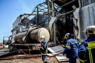 Τραγωδία στην Κορινθία: 25 ετών ο νεκρός από την έκρηξη στο εργοστάσιο – Ντοκουμέντα από τη διαλυμένη μονάδα [βίντεο]