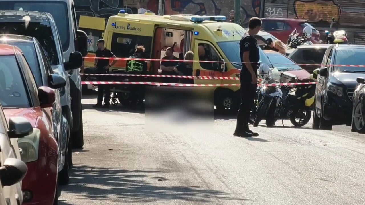 Θρίλερ στον Σταθμό Λαρίσης: Νεκρός άνδρας που έπεσε από μπαλκόνι ξενοδοχείου [βίντεο]