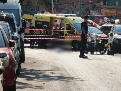 Θρίλερ στον Σταθμό Λαρίσης: Νεκρός άνδρας που έπεσε από μπαλκόνι ξενοδοχείου [βίντεο]