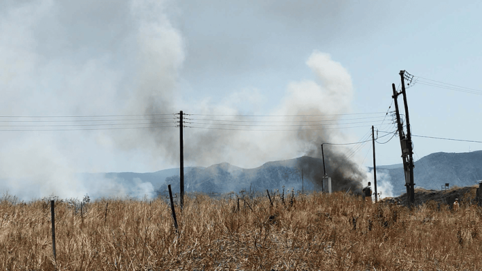 Κορινθία: Εκρηξη και πυρκαγιά σε εργοστάσιο στα Εξαμίλια – Ένας νεκρός [βίντεο – εικόνες]