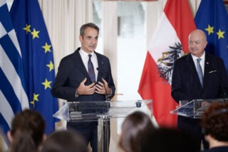 Το αφήγημα Μητσοτάκη για την ακρίβεια με το βλέμμα στις εκλογές