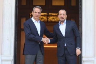 Συνάντηση Μητσοτάκη  – Χριστοδουλίδη: Στήριξη στη Λευκωσία και κοινή γραμμή για επανέναρξη συνομιλιών στο Κυπριακό