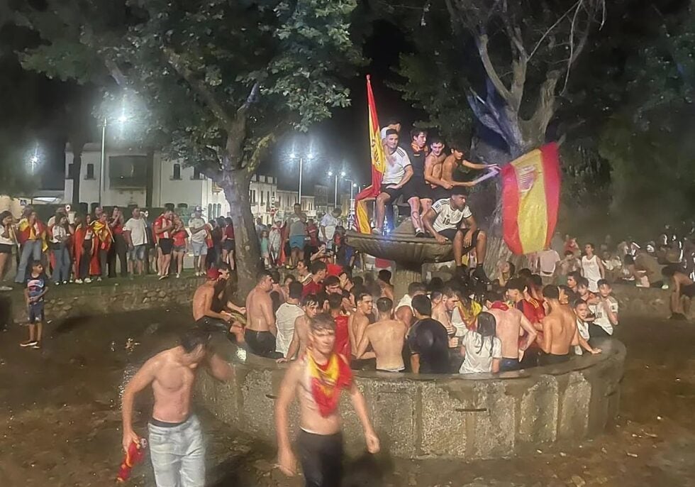 Κατέρρευσε σιντριβάνι στην Ισπανία / X