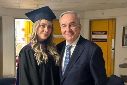 Νίκος Παπαθανάσης: Η κόρη του ανακηρύχθηκε διδάκτωρ του Πανεπιστημίου Πειραιώς – Η συγκινητική του ανάρτηση