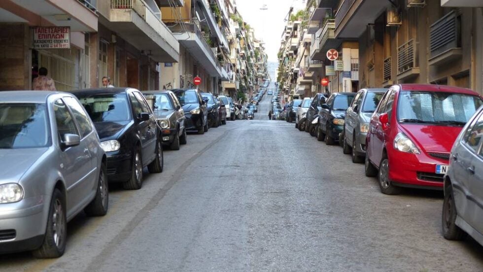 Δήμος Αθηναίων: Νέα εφαρμογή κατά της ταλαιπωρίας του πάρκινγκ – Πώς λειτουργεί το Parkout