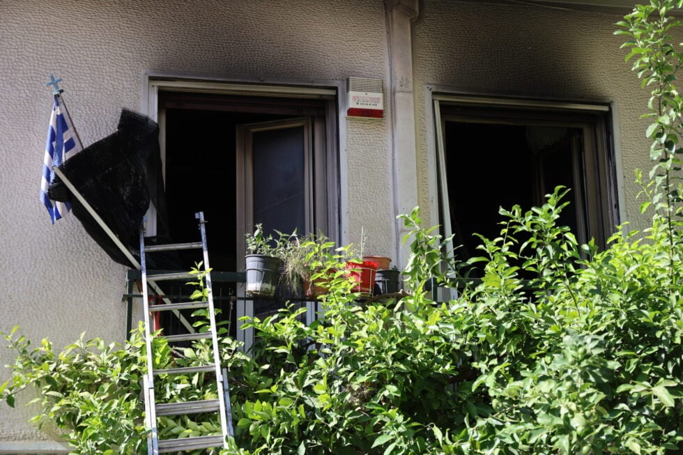 Τραγωδία στα Πατήσια: Πώς ξεκίνησε η φωτιά στο διαμέρισμα – Είχε ειδοποιηθεί η οικιακή βοηθός