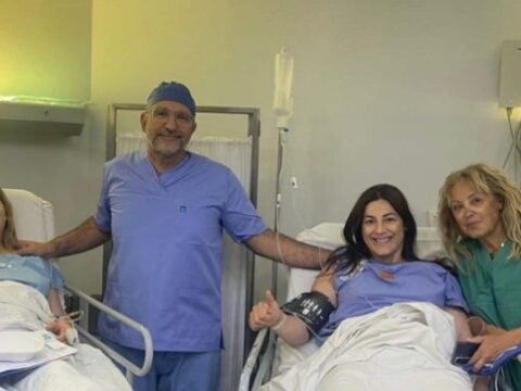 Οι δύο αδελφές που γέννησαν την ίδια μέρα δύο αγόρια με το ίδιο βάρος / Facebook