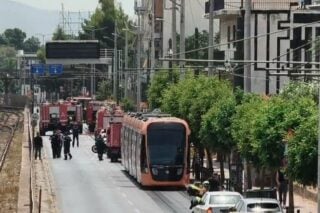 Αποκλείστηκαν δρόμοι λόγω οσμής αερίου σε βενζινάδικο στον Πειραιάς / Orange Press Agency