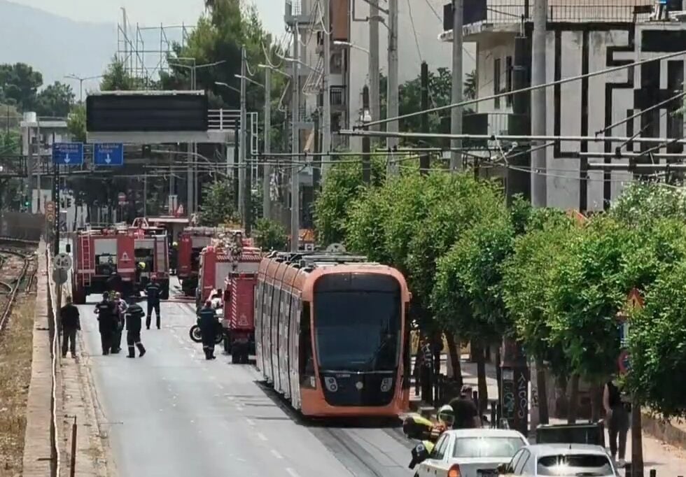 Αποκλείστηκαν δρόμοι λόγω οσμής αερίου σε βενζινάδικο στον Πειραιάς / Orange Press Agency