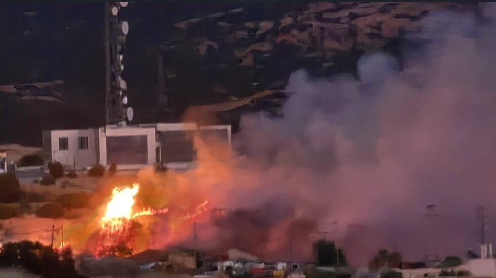 Ολονύχτια μάχη με τη φωτιά στο Ωραιόκαστρο – Στις φλόγες εργοστάσιο και σπίτια [εικόνες]