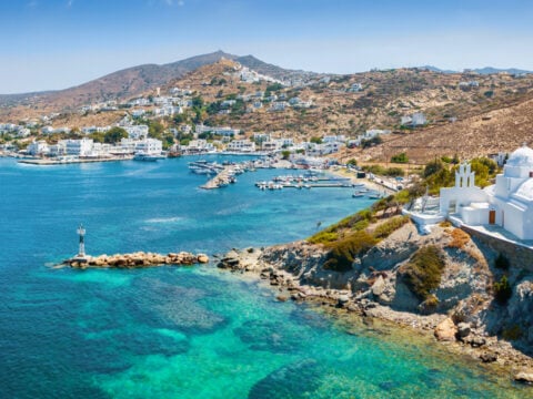 Το νησί της Ίου / Shutterstock