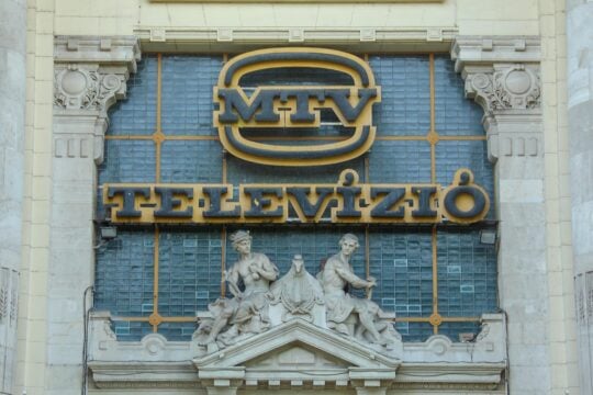 Ουγγαρία μετά τον Όρμπαν: «Τα δημόσια ΜΜΕ ψεύδονταν για πολλά χρόνια, συγγνώμη», ομολόγησε η δημόσια ραδιοτηλεόραση